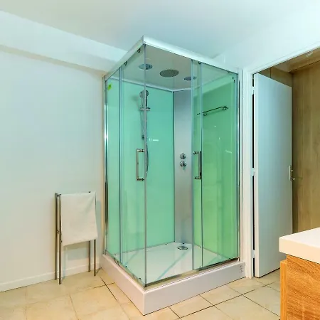 Apartment Close To Eiffel Tower - Family House *